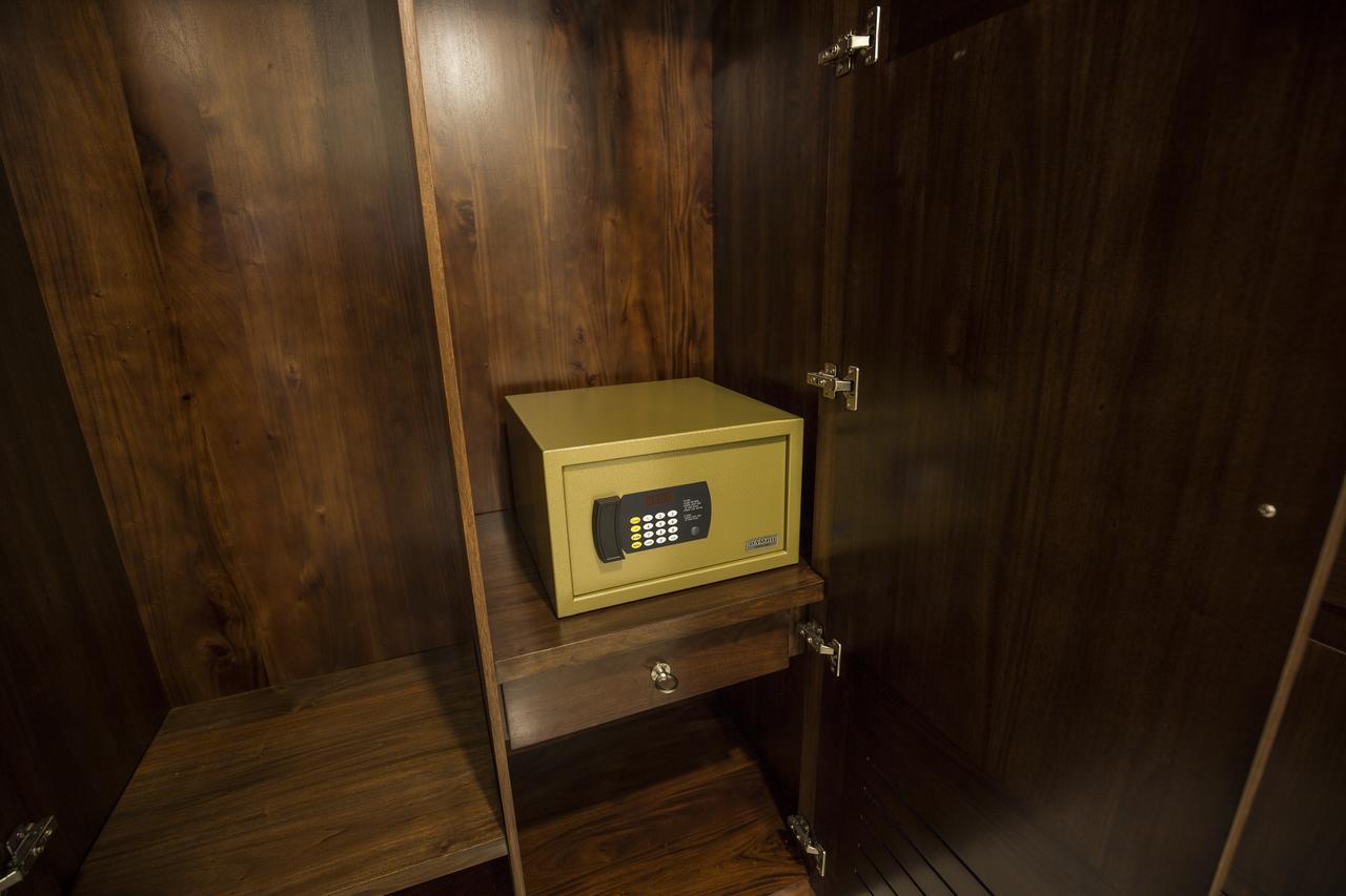 グランド 7 ホテル ケスベワ ピリヤンダラ エクステリア 写真